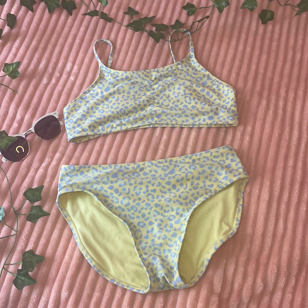 Art class girls bikini